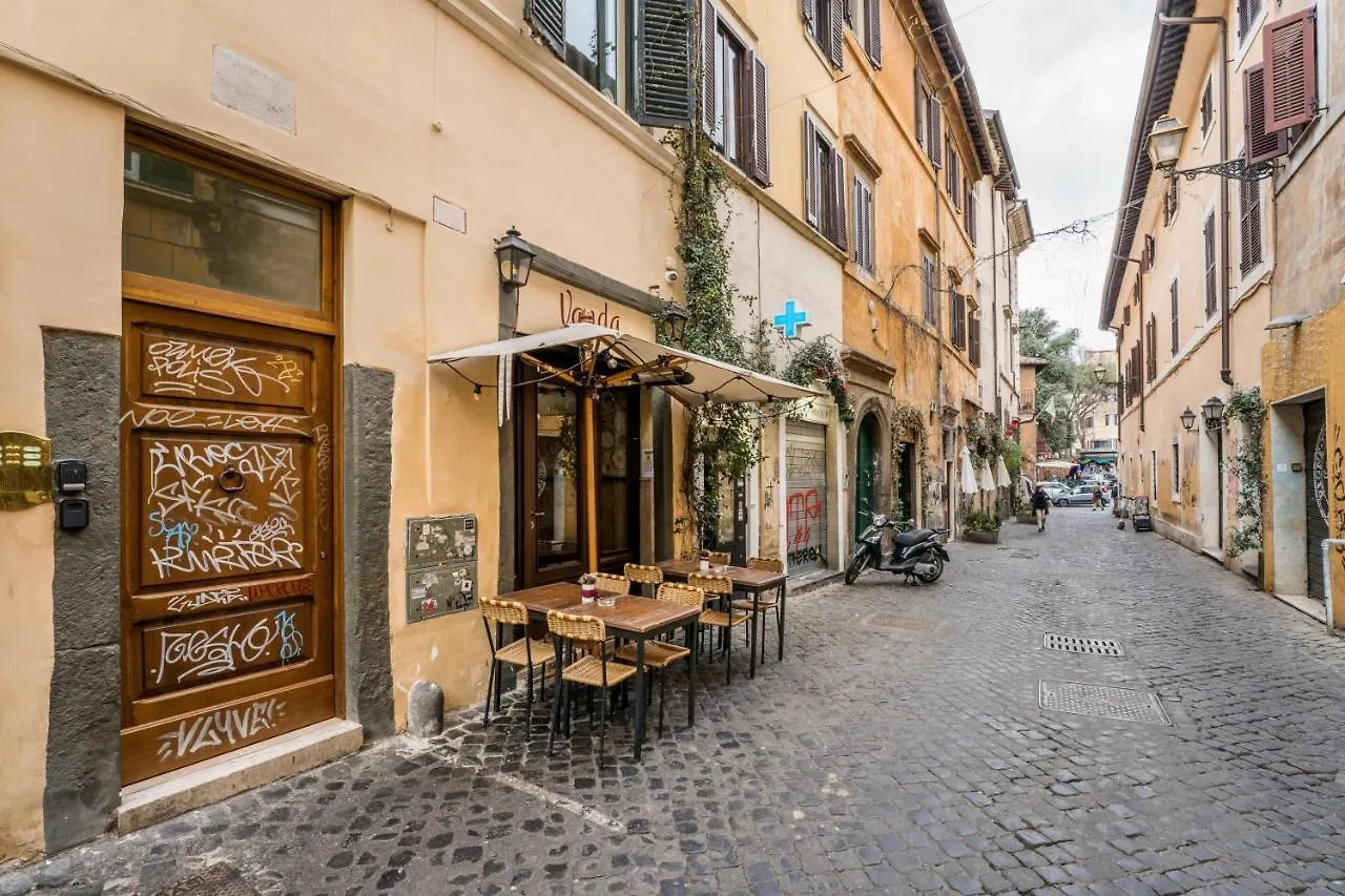 Apartment Nora'S Home, Charmy Apt In The Heart Of Trastevere Rome